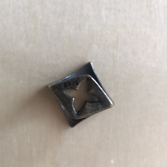 Studded ring - Picture 2 of 3